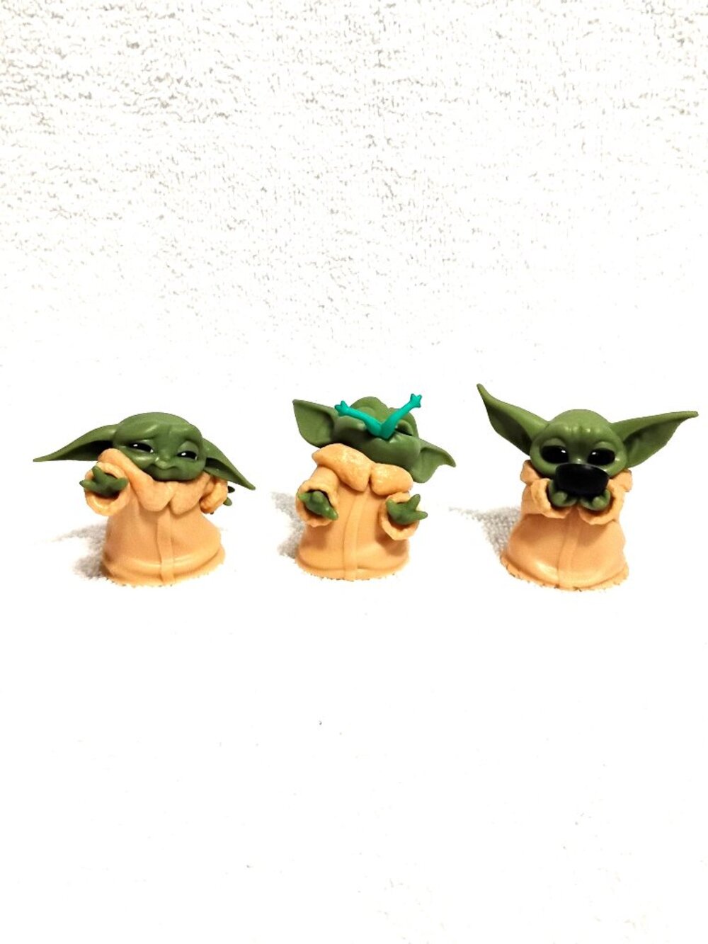 Set of 3 Star Wars Bounty Collection Baby Yoda The Mandalorian Series Figurines